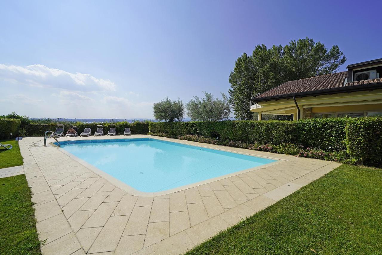 Giulia Luxury Apartment Sirmione Eksteriør bilde