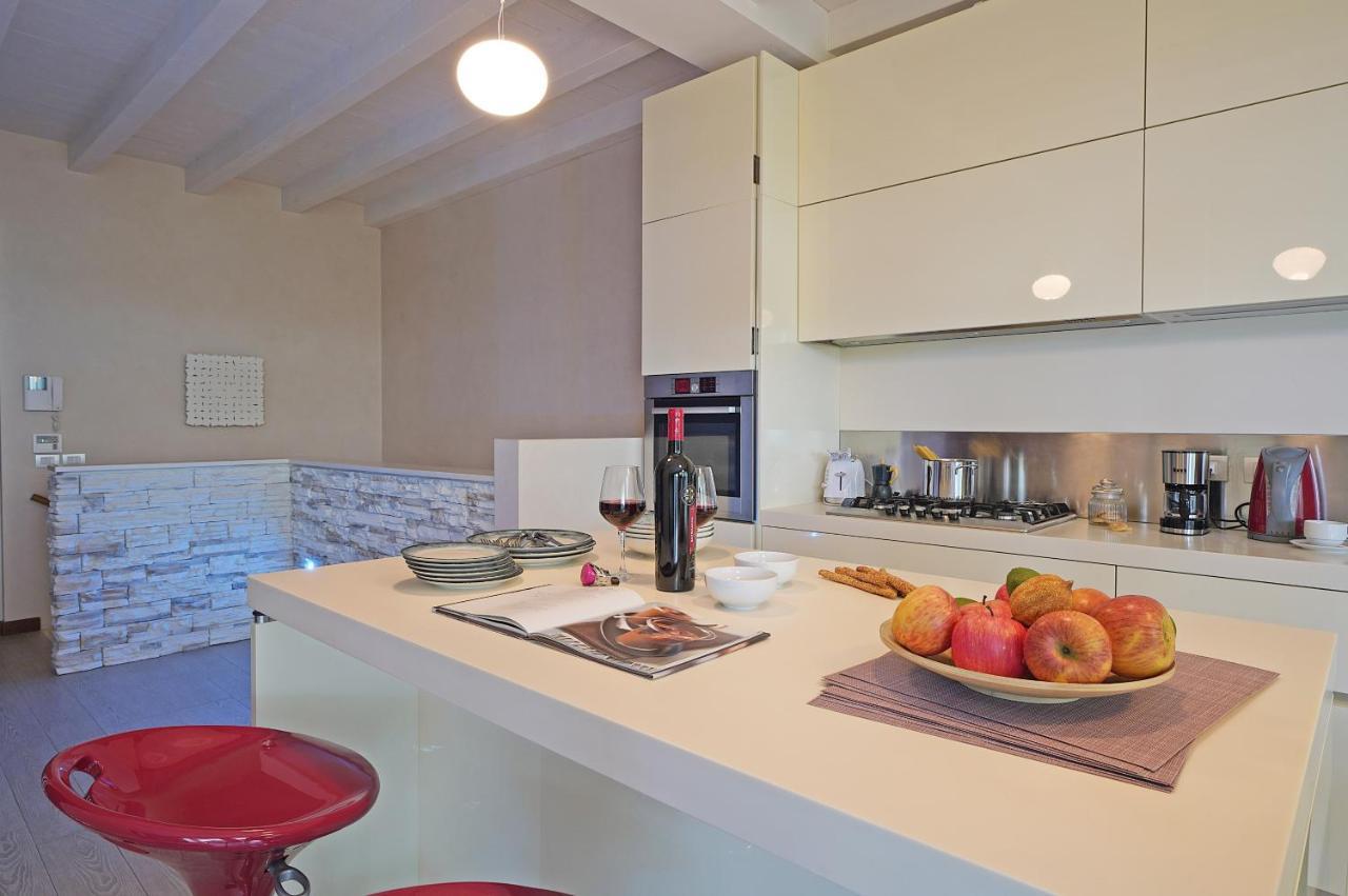 Giulia Luxury Apartment Sirmione Eksteriør bilde