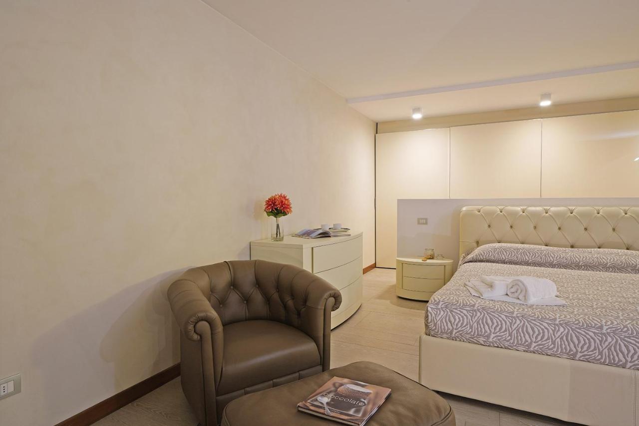 Giulia Luxury Apartment Sirmione Eksteriør bilde