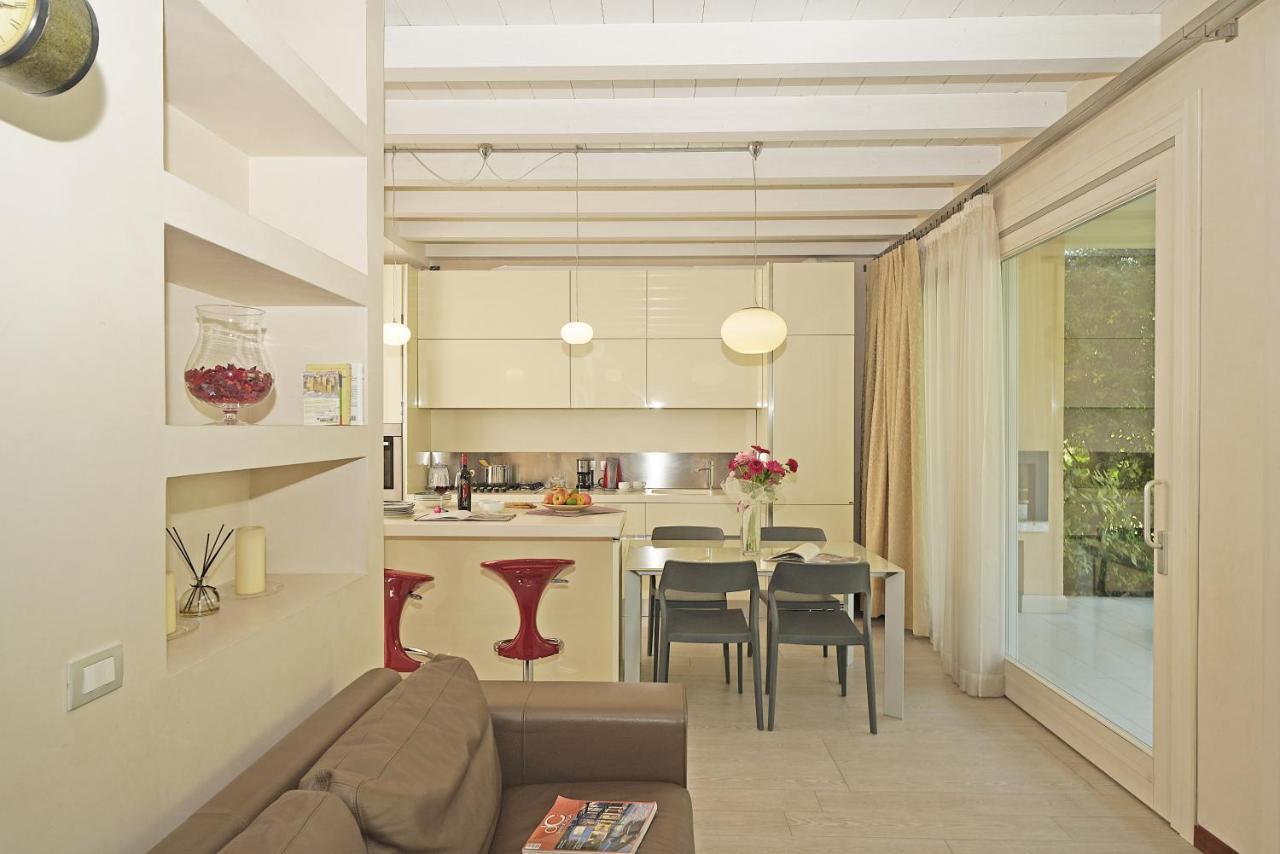 Giulia Luxury Apartment Sirmione Eksteriør bilde