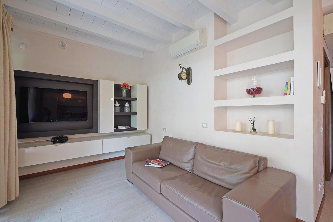 Giulia Luxury Apartment Sirmione Eksteriør bilde