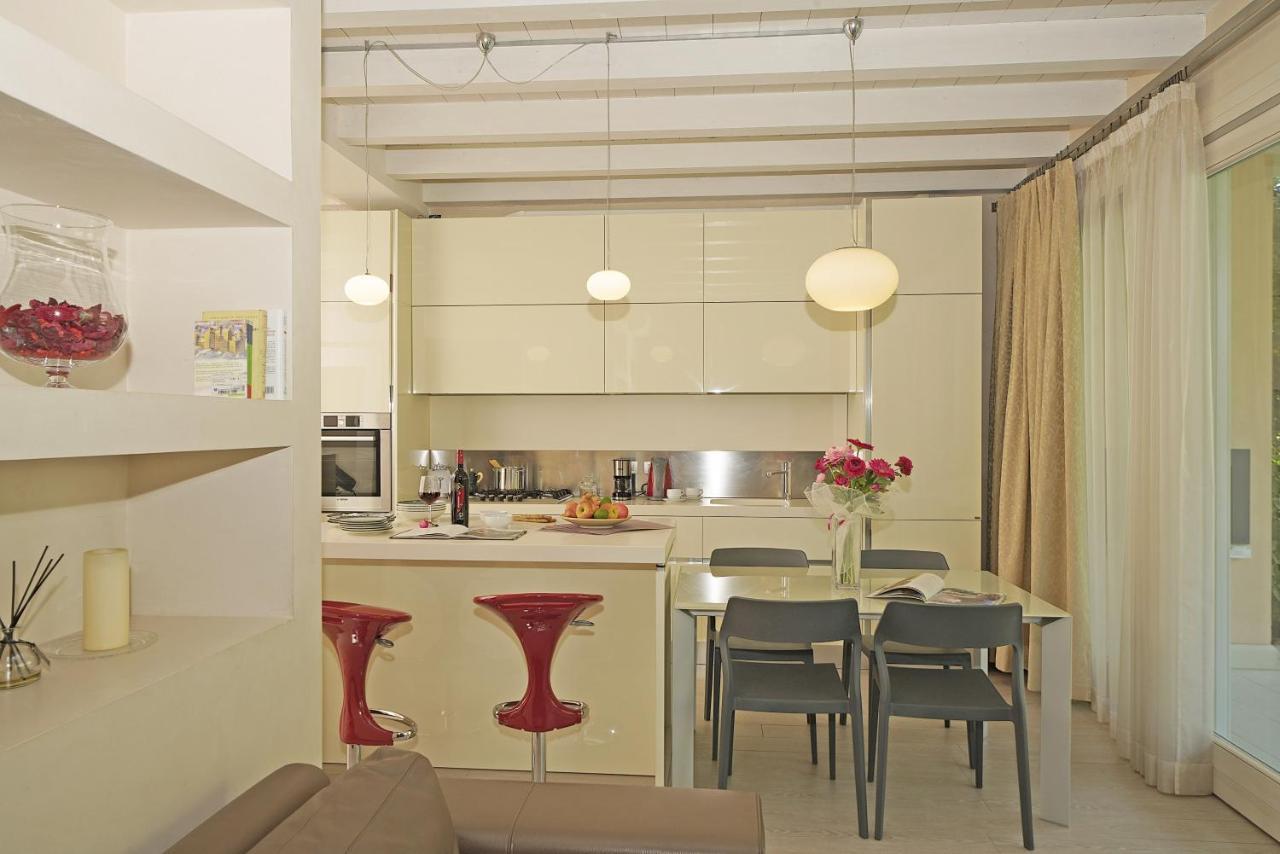 Giulia Luxury Apartment Sirmione Eksteriør bilde